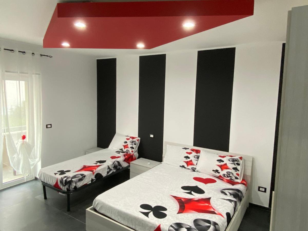 Iris Room Monopoli Buitenkant foto